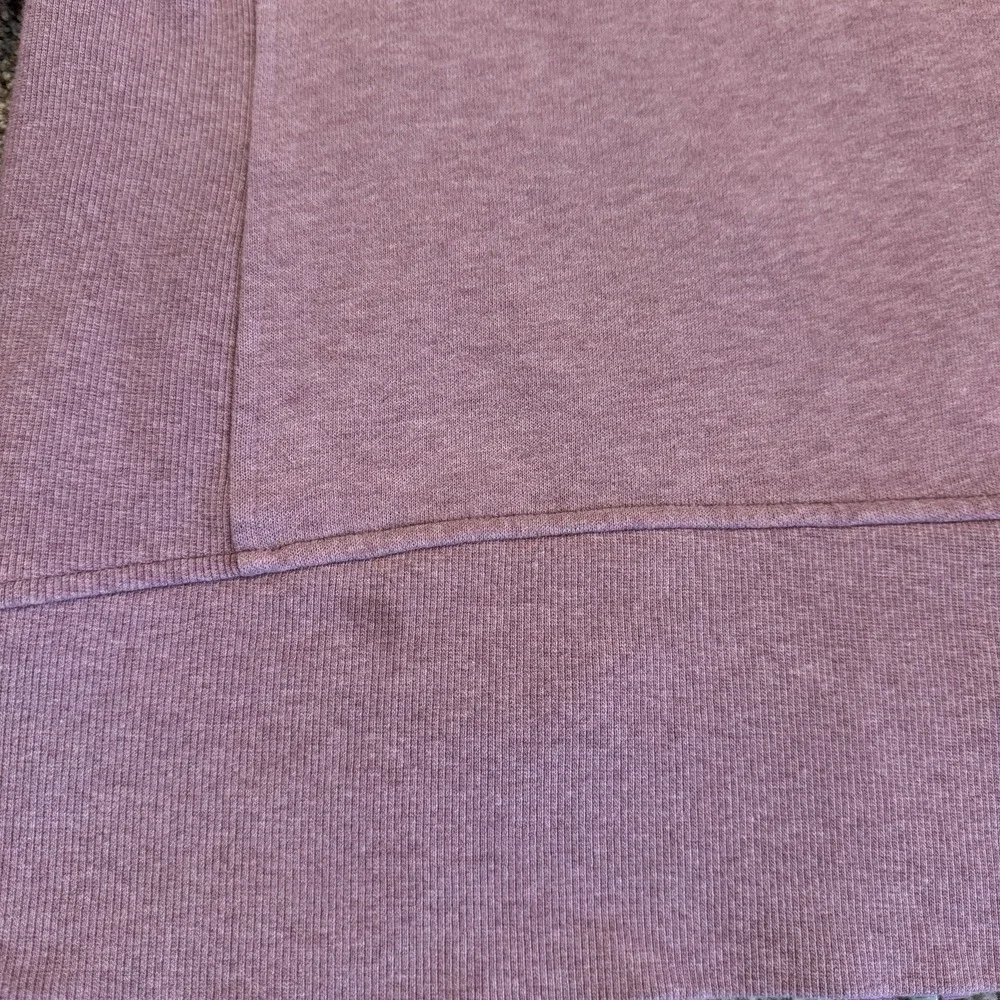 lululemon athletica nice sweatshirt